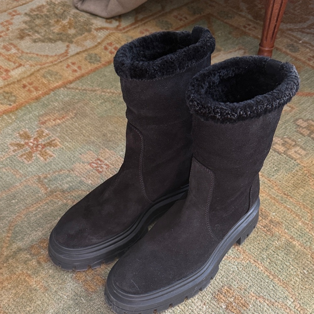 Stuart Weitzman Suede and Shearling boots. Like New!